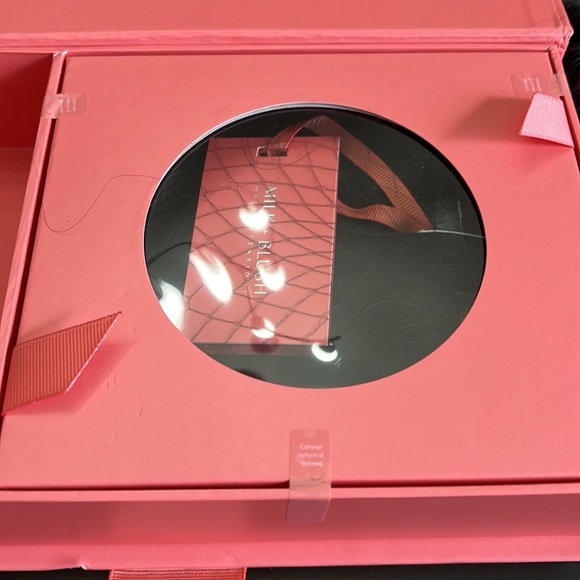 Milk + Blush 12” Seamless Clip-In Hair Extensions, 140g, Natural Black. New. - Picture 3 of 8